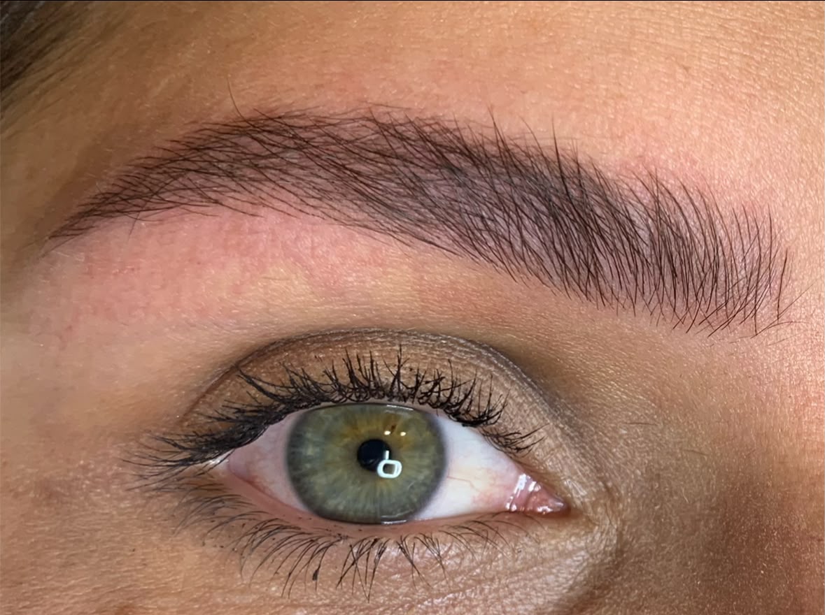 eyebrow_close_up_green_eye.jpeg